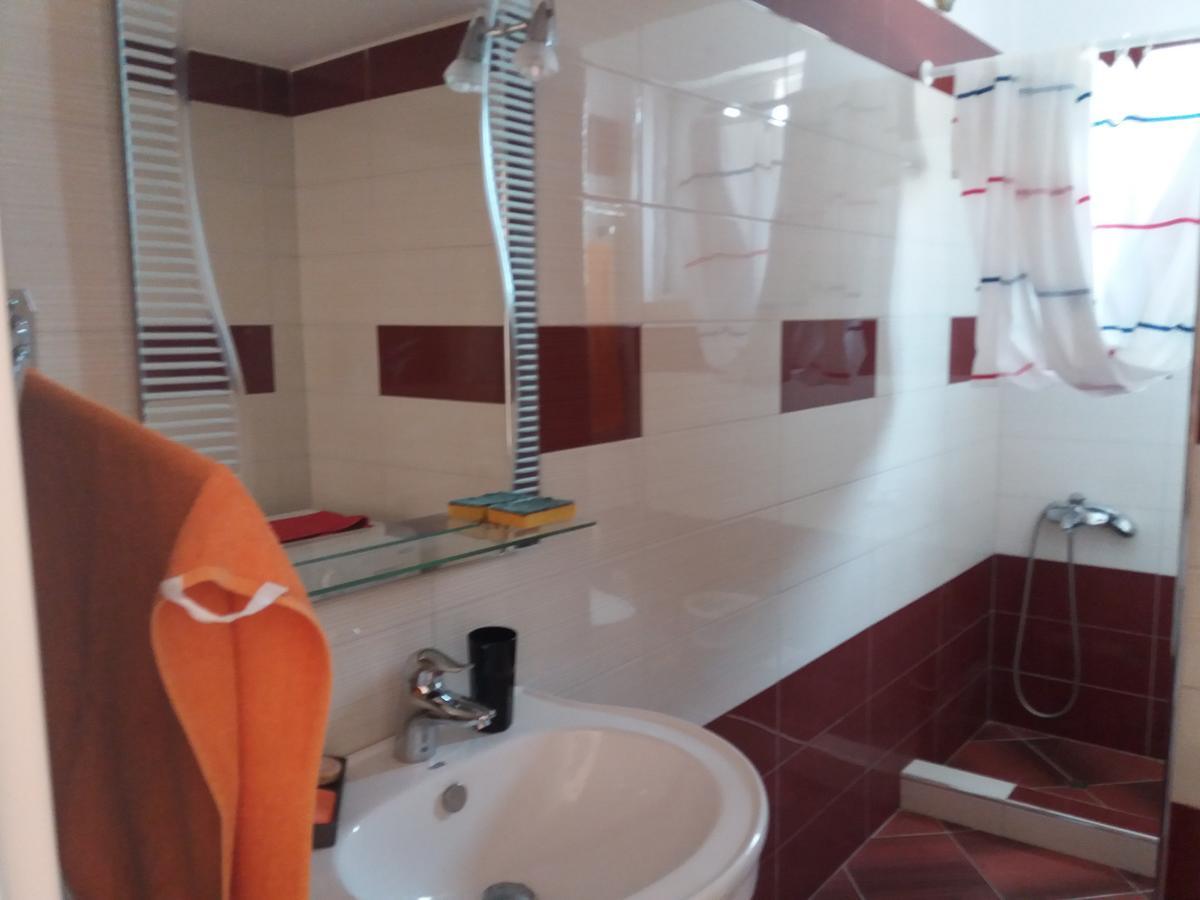 Apartment Adi Sarande Bagian luar foto